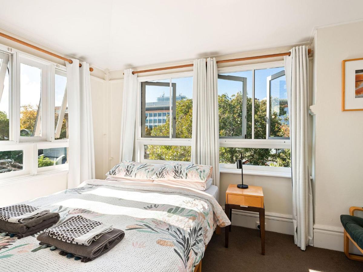 Lord Wolseley Hotel Sydney Exterior foto
