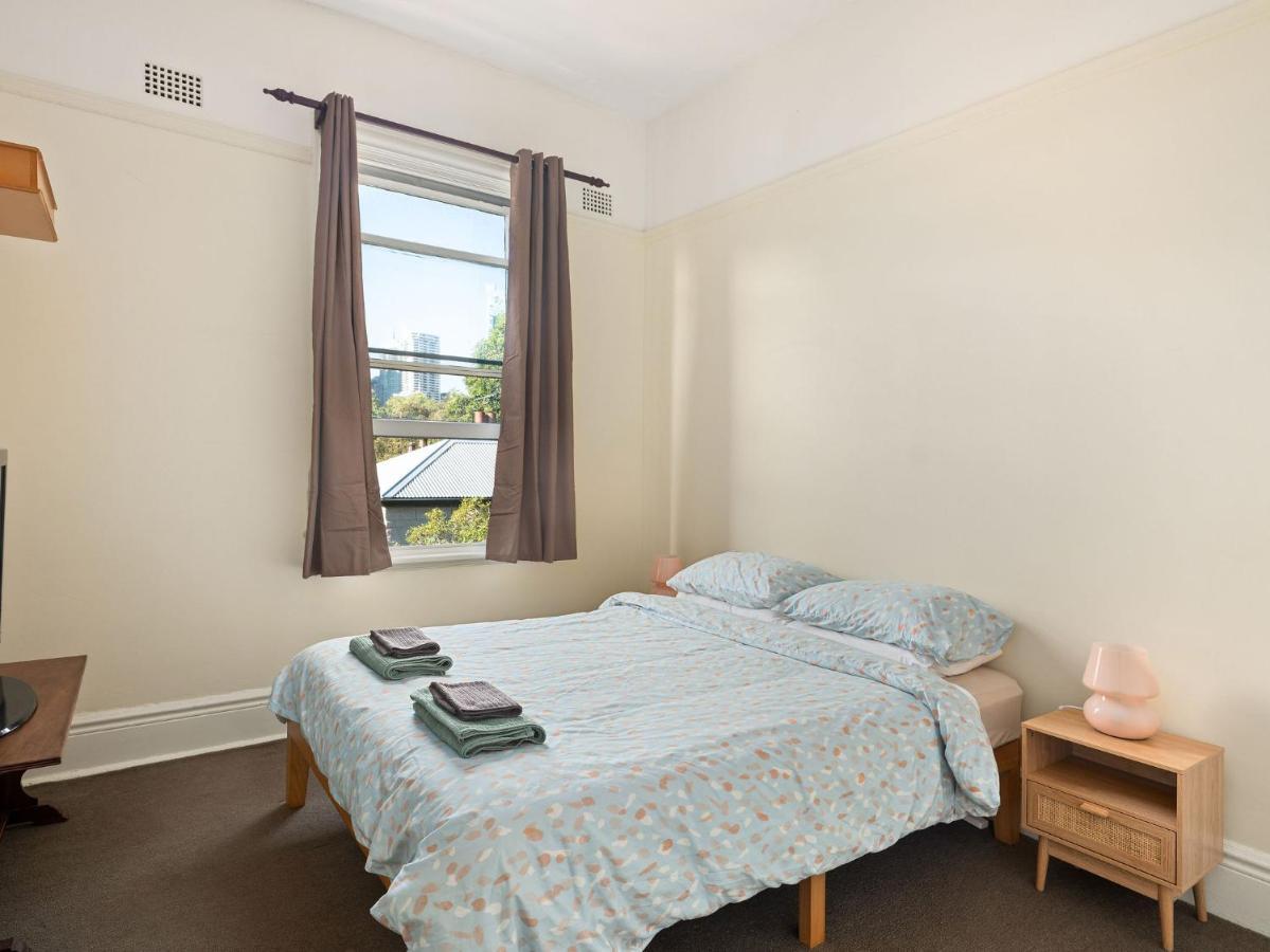 Lord Wolseley Hotel Sydney Exterior foto
