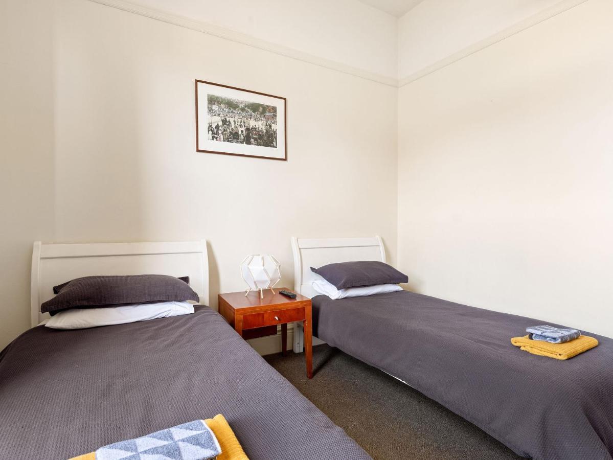 Lord Wolseley Hotel Sydney Exterior foto